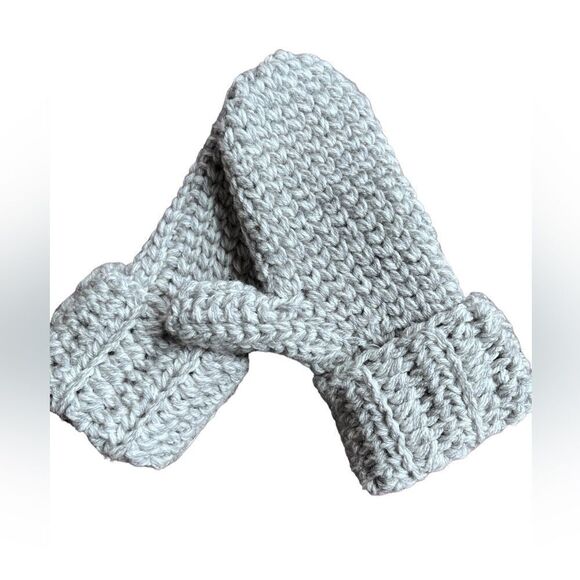 Handmade Grey Crochet Mittens - Picture 3 of 6